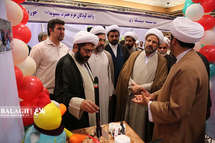 تصاویر / بازدید رئیس دفتر تبلیغات اسلامی از نمایشگاه تخصصی شمیم ایمان