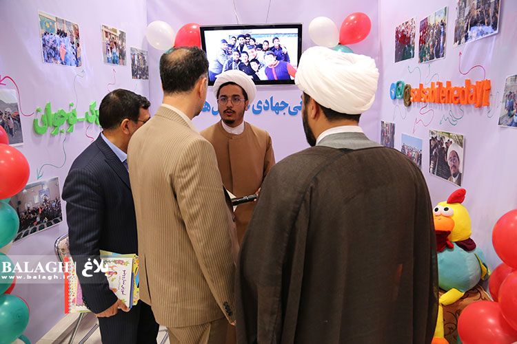 تصاویر / بازدید مدیر جامعة الزهراء و مدیرکل آموزش و پرورش از نمایشگاه تخصصی شمیم ایمان