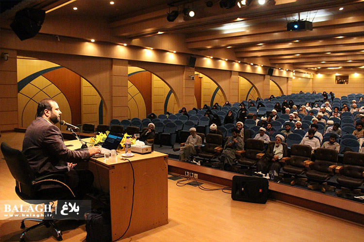 گزارش تصویری| سومین جلسه از سلسله نشست های راویان مکتب حسینی