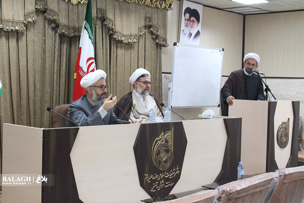 نشست صمیمی کارکنان معاونت فرهنگی و تبلیغی دفتر تبلیغات اسلامی