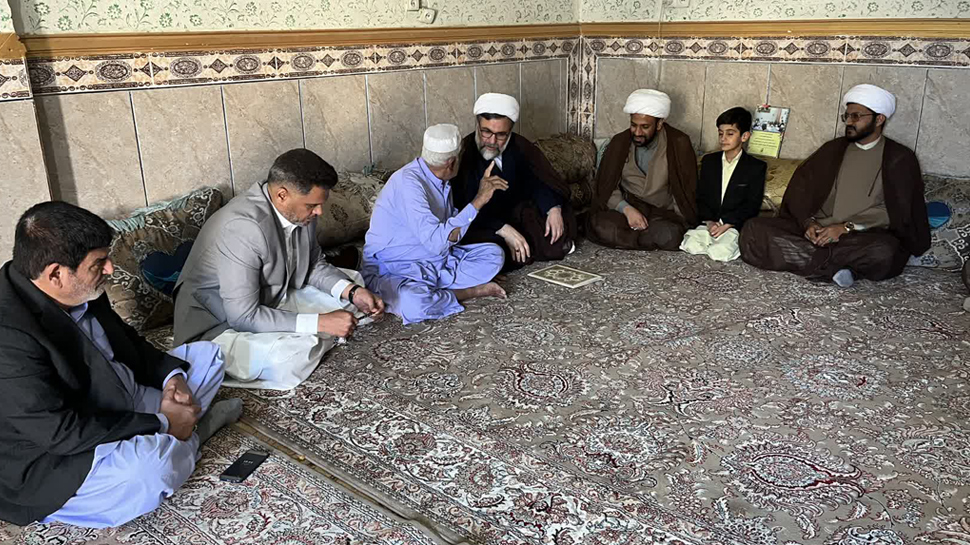 دیدار معاون فرهنگی و تبلیغی دفتر تبلیغات اسلامی با خانواده جوان ترین شهید دفاع مقدس