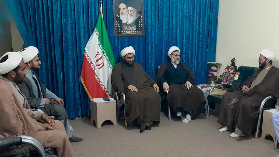 نشست صمیمی معاون فرهنگی و تبلیغی دفتر تبلیغات اسلامی با امام جمعه شهرستان دلگان