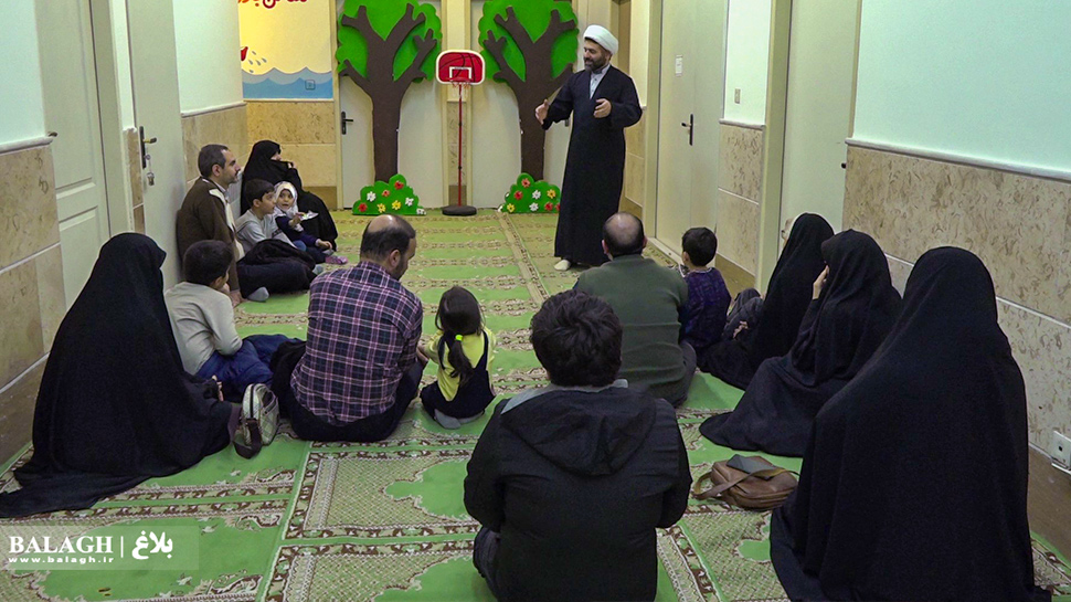 حضور خانواده کارکنان دفتر تبلیغات اسلامی در سالن «بازی، تلاش و اندیشه» مرکز آموزش های کابردی