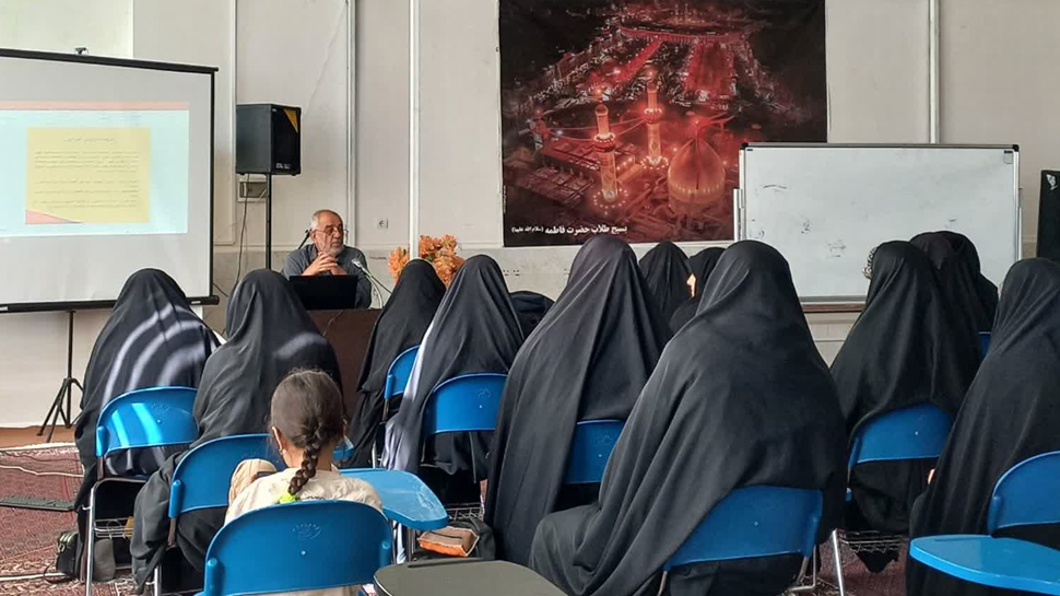 دوره آموزشی «انتقال مفاهیم دینی با کمک تکنولوژی آموزشی» در شهرستان بروجرود