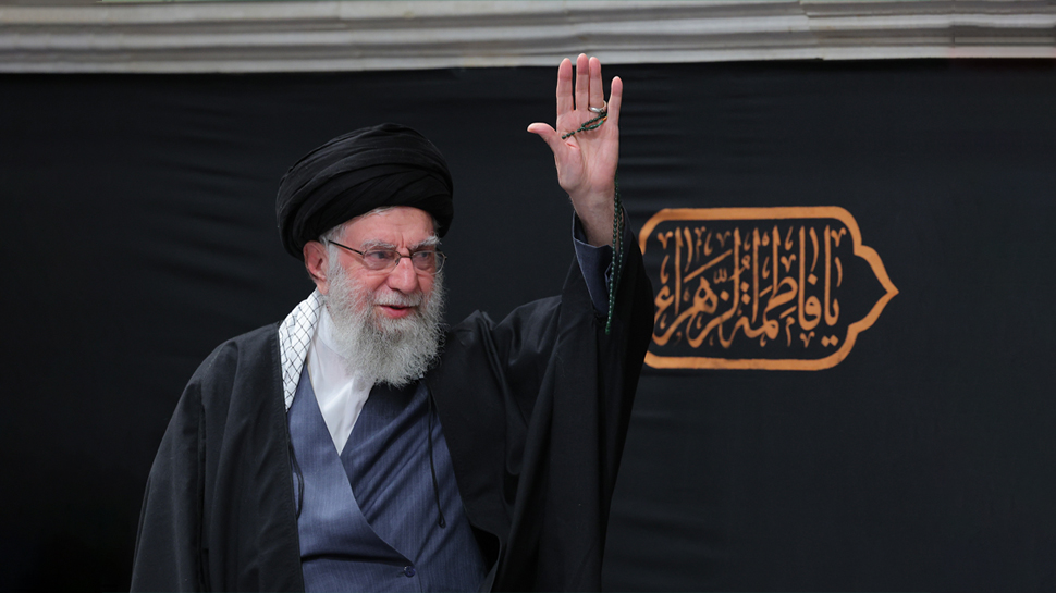 «تحلیل هشت خصیصه استثنایی امام شهید حضرت آیت الله سید علی خامنه ای»