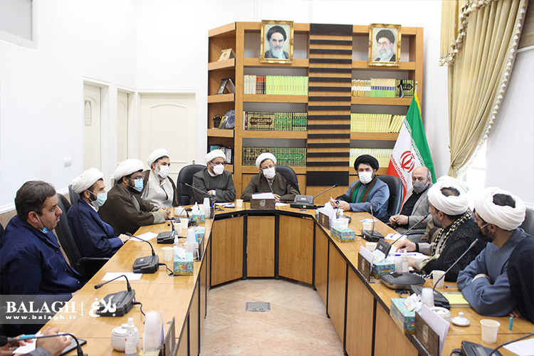 نشست صمیمی ریاست دفتر تبلیغات اسلامی با مسئولین قرارگاه های تبلیغی استان قم| گزارش تصویری