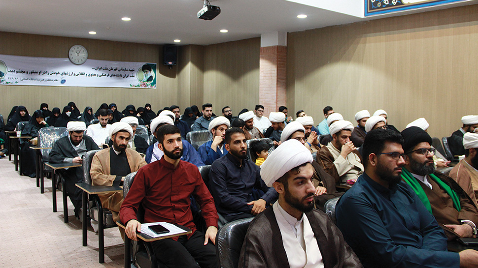 مراسم اختتامیه دوره های آموزشی دفتر تبلیغات اسلامی خوزستان برگزار شد