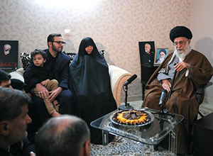 رهبر معظم انقلاب در منزل سردار شهید همدانی