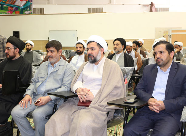 نشست بزرگداشت اساتید مرکز آموزش های کاربردی حجت الاسلام روستا آزاد و دکتر سلیمانی