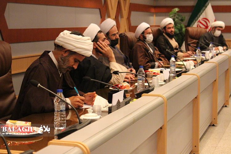 جلسه اداره اعزام مبلغان و گروه های تخصصی با گروه ها و متخصصان قرآنی