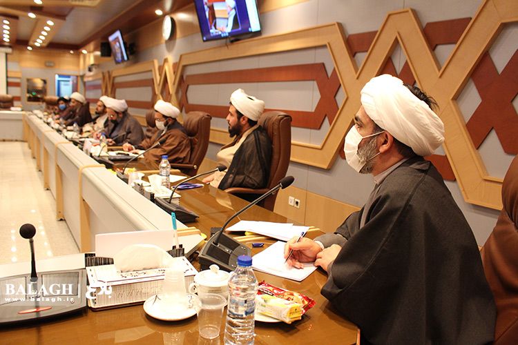 جلسه اداره اعزام مبلغان و گروه های تخصصی با گروه ها و متخصصان قرآنی