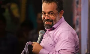 مولودی حضرت زهرا تصویری حاج محمود کریمی